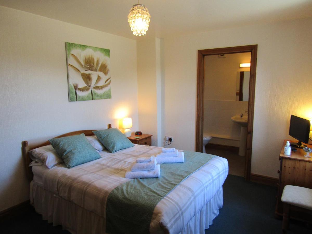 The Belted Will Inn Farlam Exteriör bild