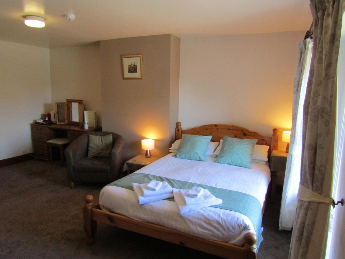 The Belted Will Inn Farlam Exteriör bild