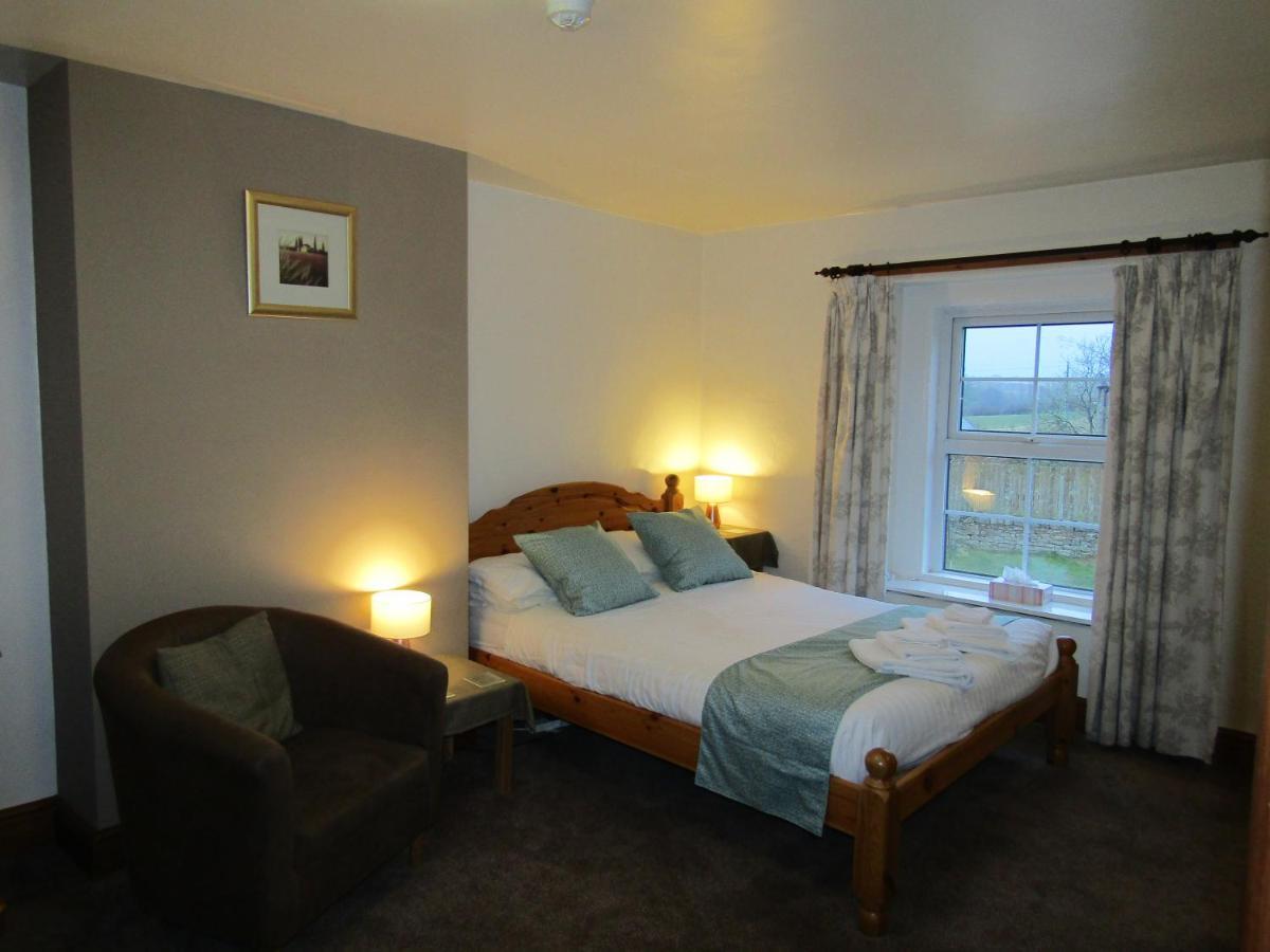 The Belted Will Inn Farlam Exteriör bild